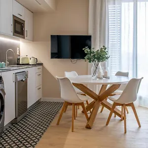 https://barcelona-touch-apartments-progres.top-hotels-tarragona.com